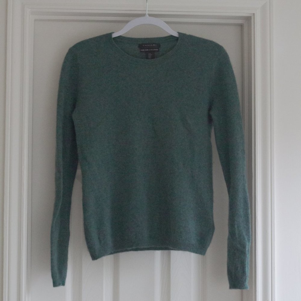 Tahari 100% Cashmere Green Crewneck Sweater